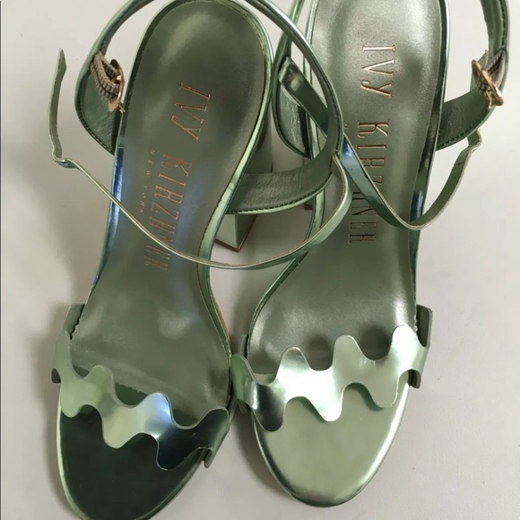 HOST PICK ‼️Ivy Kirzhner Scallop-Cut Block-Heel Sandal - Picture 2 of 4